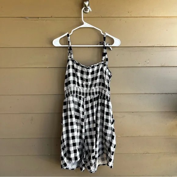 Torrid Challis Tie Straps Romper - Size 1X Gingham Summer Beach Vacation - Picture 9 of 10